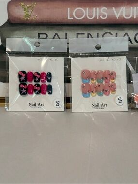 Nail Art Press-On Set of 2